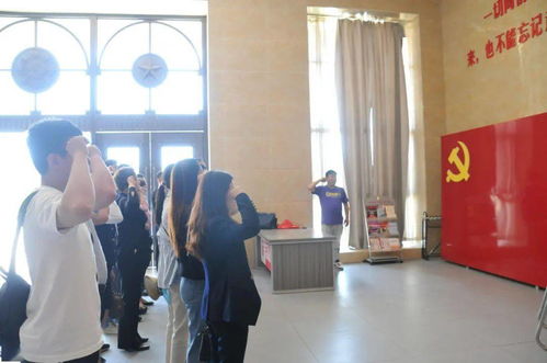 團(tuán)市委 市青聯(lián)開展 青春同心 永跟黨走 紅色尋訪黨史教育專題學(xué)習(xí)暨 六一 青少年關(guān)愛活動